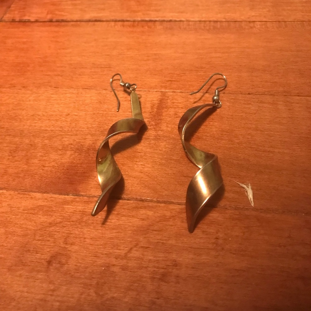 Vintage brass DNA strand earrings, perfect for any science teacher!